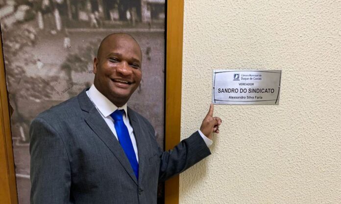 o vereador Sandro do Sindicato, de Duque de Caxias