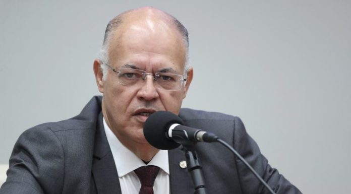 Revogação da Lei de Alienação Parental tem apoio de parlamentares de espectros políticos opostos Revogação da Lei de Alienação Parental tem apoio de parlamentares de espectros políticos opostos