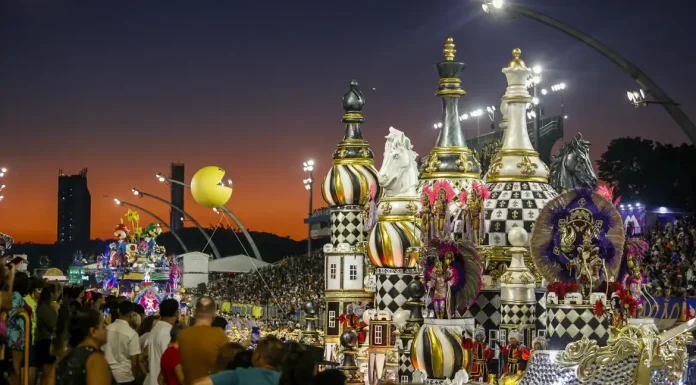 Rosas de Ouro é campeã do carnaval das escolas de samba de São Paulo