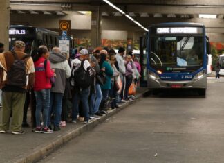 SP: vereadores propõem lei que dará passe livre para baixa renda