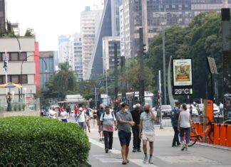 Número de paulistanos que se deslocam a pé subiu durante a pandemia