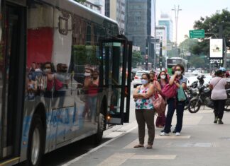 Covid-19: Brasil registra 14.642 casos e 731 mortes em 24 horas