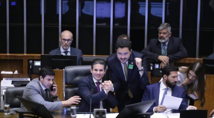 Saiba mais sobre o projeto de combate à exploração de crianças em redes sociais Saiba mais sobre o projeto de combate à exploração de crianças em redes sociais