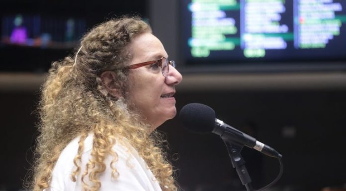 Sancionada lei que agrava pena em crime de violência contra a mulher com uso de IA Sancionada lei que agrava pena em crime de violência contra a mulher com uso de IA
