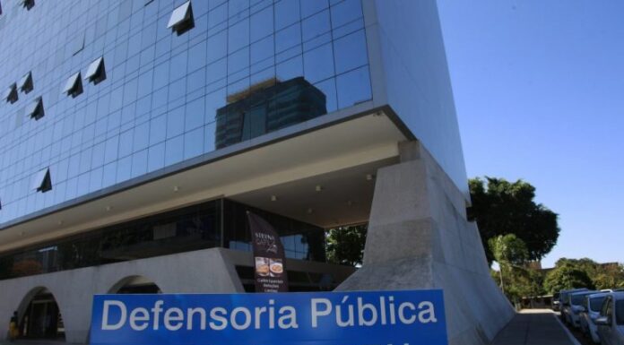 Sancionada lei que reajusta salários de servidores da Defensoria Pública da União Sancionada lei que reajusta salários de servidores da Defensoria Pública da União