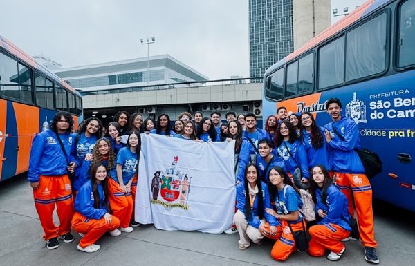 Alunos de Sao Bernardo embarcam para a Irlanda