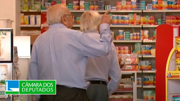 Saúde no envelhecimento é tema de audiência pública na Câmara; assista