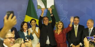 Presidente sanciona piso para enfermagem sem reajuste automático