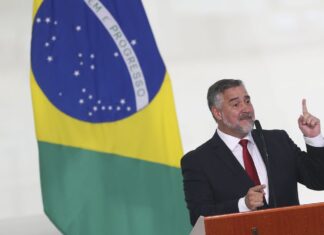 “Comunicação de governo precisa recuperar credibilidade”, diz ministro