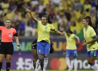 Renovada, seleção feminina goleia Jamaica na Arena Pernambuco