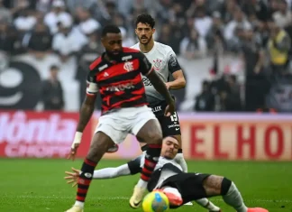 Copa do Brasil: Flamengo segura empate com Corinthians e chega à final
