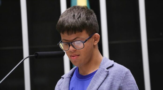 Sessão na Câmara marca Dia da Síndrome de Down e reforça combate à exclusão Sessão na Câmara marca Dia da Síndrome de Down e reforça combate à exclusão
