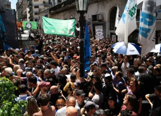 Trabalhadores se mobilizam contra extinção da agência pública Télam