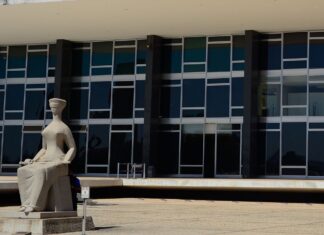 STF mantém compensação a profissional de saúde incapacitado por covid