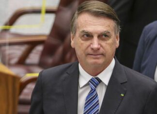 Ex-presidente Bolsonaro é internado em hospital nos EUA