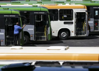 Setor de serviços tem queda de 0,3% em setembro, aponta IBGE