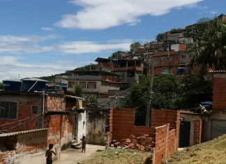 Senado aprova recursos para regularizar favelas e áreas de invasão