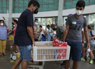 Com quase 900 desabrigados, Petrópolis anuncia auxílio de R$ 1 mil