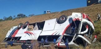 Três pessoas morrem em acidente de ônibus na Rodovia Washington Luís