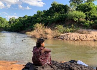 Primeira menstruação é tema de filme inteiramente falado em guarani