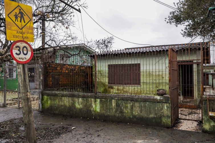 Bruno Peres/Agência Brasil Sarandi (RS), 24/06/2024 - Casa com marcas do nível da água após enchente que atingiu toda a região. Foto: Bruno Peres/Agência Brasil