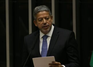 Arthur Lira é reeleito para presidência da Câmara dos Deputados