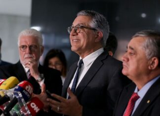 Governo articula para não alterar texto do marco fiscal no Senado