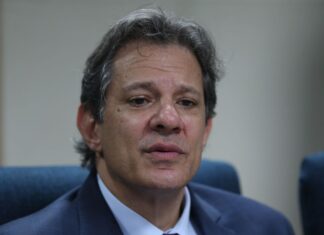 Haddad busca apoio americano para solução de crise na Argentina