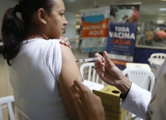País ainda enfrenta desconfiança em relação à vacinação