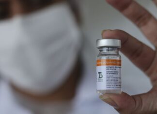 Saúde vai fazer estudo para avaliar eficácia da 3ª dose da CoronaVac
