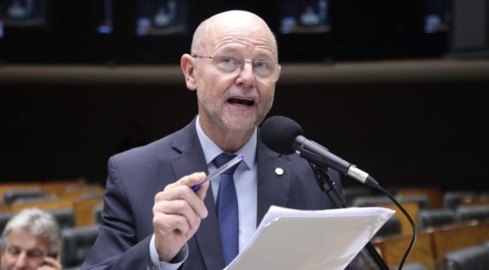 Vetos feitos ao Orçamento de 2025 são corretos, avalia parlamentar Vetos feitos ao Orçamento de 2025 são corretos, avalia parlamentar