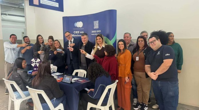 Cotia recebe premio do CIEE por incentivo ao emprego jovem