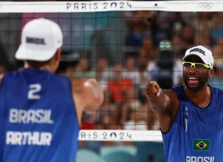 Evandro e Arthur Lanci avançam para quartas do vôlei de praia